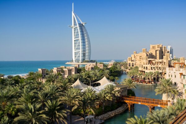 UAE Weather Forecast: Humid Mornings and Partly Cloudy Skies Expected Through Monday – UAE